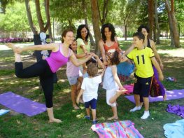 Dia Mundial Yoga Valenica - 24 06 2013 grupo